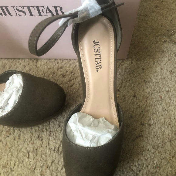 JUSTFAB Size 9 Olive Suede Platform Heels - Picture 2 of 6